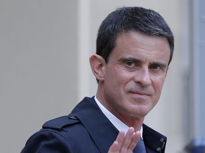French Prime Minister Manuel Valls leaves the Elysee Palace after attending a Crisis meeting with French President Francois Hollande (unseen) in Paris, France, 19 May 2016. According to media reports quoting Egyptair on 19 May 2016, EgyptAir Airbus A320 Flight MS804 disappeared off radar some 10 miles (16km) after entering Egypt's airspace. The plane, said to be carrying 69 people on board, 59 passengers and 10 crew members, took off from France's Charles de Gaulle airport on 18 May night and was expected to land in Cairo on 19 May early morning.