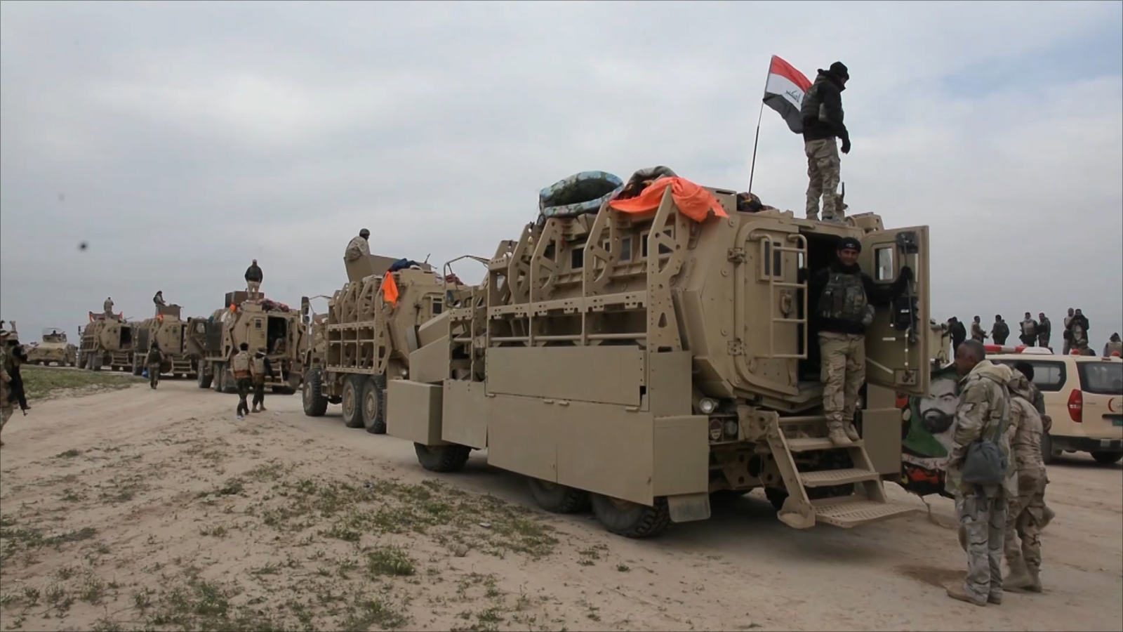‪قوات للجيش العراقي جنوبي الموصل‬ قوات للجيش العراقي جنوبي الموصل (الجزيرة)