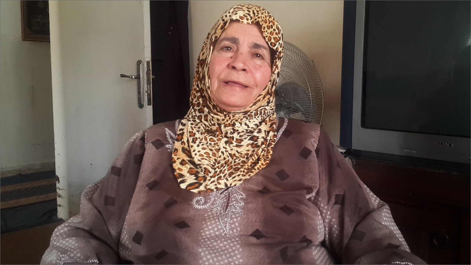 اللاجئة الفلسطينية خديجة أبو شلبك من قرية لفتا المهجرة قضاء القدس (الجزيرة)