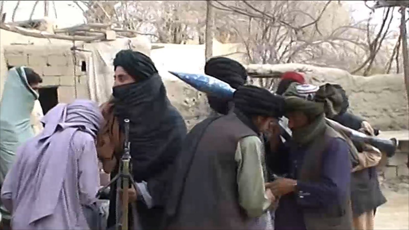 ‪مقاتلون لطالبان في ولاية هلمند الأفغانية‬ (الجزيرة)