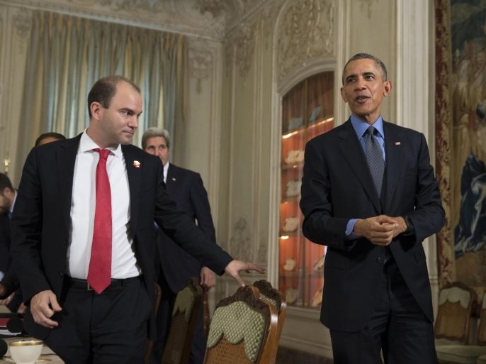 U.S. President Barack Obama walks off after a bilateral meeting with Turkish President Recep Tayyip Erdogan, in Paris, on Tuesday, Dec. 1, 2015. The leaders discussed the continuing crisis in Syria, and the fight against the Islamic State group. At left is Deputy National Security Advisor Ben Rhodes. (AP Photo/Evan Vucci)