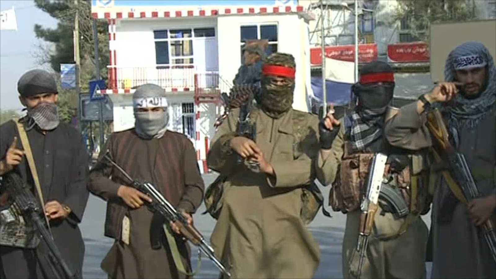 ‪مقاتلون تابعون لحركة طالبان‬ (الجزيرة)