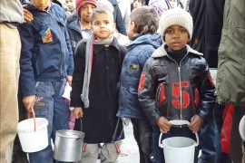 فلسطين تحت المجهر- طوابير الحصول على الطعام بمخيم اليرموك