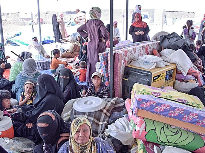 Dozens of families crammed outside a mosque in Amariyat Al Fallujah for the last week 2