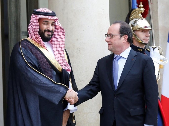 French President Francois Hollande (R) welcomes Saudi Arabia's Deputy Crown Prince Mohammed bin Salman at the Elysee Palace in Paris, France, June 27, 2016. REUTERS/Jacky Naegelen