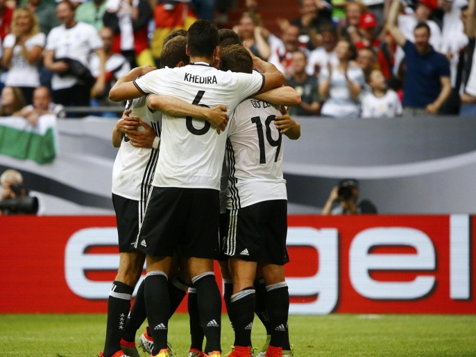 ألمانيا استعادت بعضا من الثقة بفوزها على المجر بهدفين دون رد (رويترز)