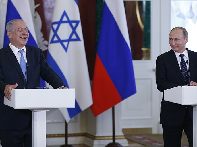 epa05350482 Israeli Prime Minister Benjamin Netanyahu (L) and Russian President Vladimir Putin (R) attend a joint news conference following their talks in the Kremlin in Moscow, Russia, 07 June 2016. Benjamin Netanyahu is on an official visit in Russia on the occasion of the 25th anniversary of the establishment of diplomatic relations. EPA/MAXIM SHIPENKOV / POOL