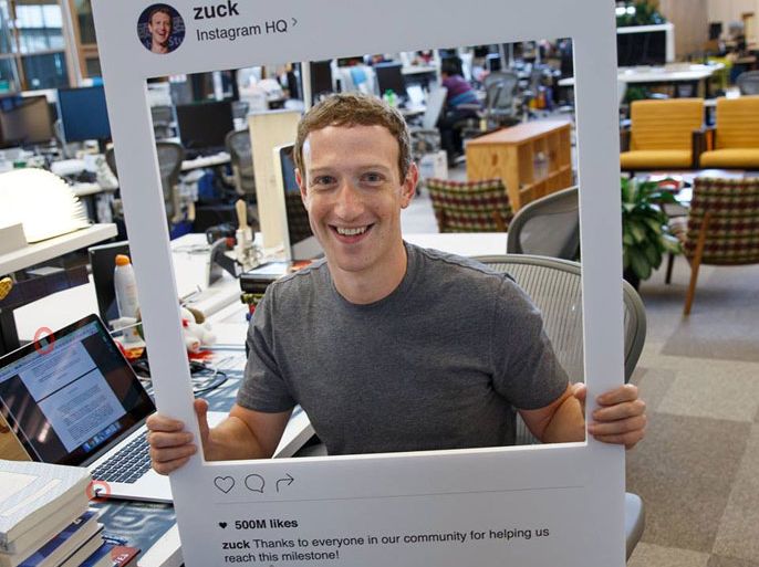 Mark Zuckerberg uses tape over the webcam and microphone of his macbook(facebook)
