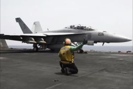 طائرات أمريكية تشن غارات ضد تنظيم الدولة بعد انطلاقها من حاملة طائرات بالبحر المتوسط