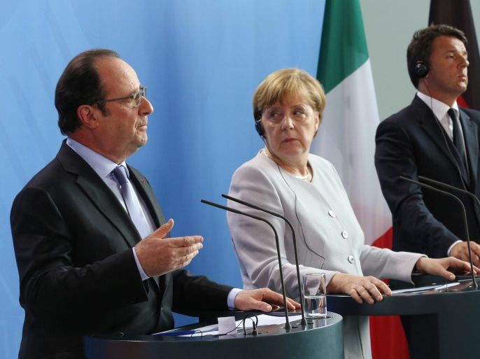 German Chancellor Angela Merkel (C) alongside French President Francois Hollande (L) and Italian Prime Minister Matteo Renzi during a press conference, after meetings in the wake of Britain's referendum vote to leave the EU, in Berlin, Germany, 27 June 2016.