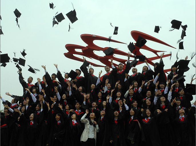 ثمانية ملايين طالب وطالبة تخرجوا من الجامعات الصينية هذا العام.jpg