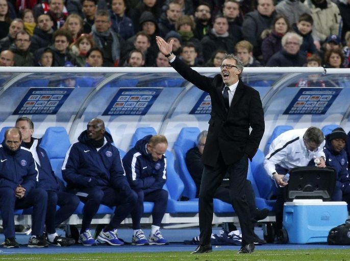 Paris Saint Germain's head coach Laurent Blanc (C) reacts during the French Coupe de la Ligue final soccer match between Paris Saint-Germain (PSG) and Lille at the Stade de France stadium, in Paris, France, 23 April 2016.