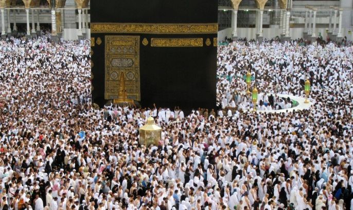 Muslims gather around the Kaaba inside the Grand Mosque during the holy fasting month of Ramadan in Mecca, Saudi Arabia, June 6, 2016. REUTERS/Faisal Al Nasser
