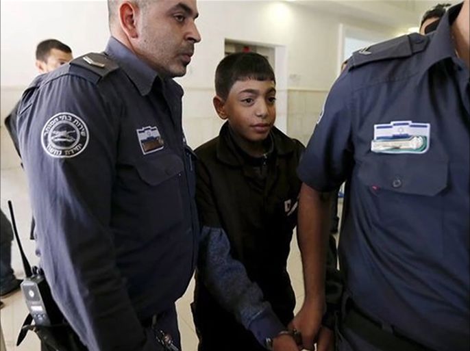 محكمة إسرائيلية تقضي بسجن قاصر فلسطيني 6 سنوات ودفع غرامة مالية بزعم محاولته تنفيذ طعن