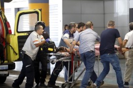 Emergency teams handle a wounded Israeli at the Shaare Zedek Medical Center in Jerusalem, Israel, 30 June 2016, following a shooting attack. Local media reported that Palestinian gun men opened fire at the Jewish settlement of Kryat Arba near the West Bank city of Hebron. Two Israelis were seriously injured and the attacker was shot dead by an armed settler,