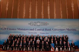 epa05438654 G20 Finance Ministers and Central Bank Governors pose for a group photo during a conference in Chengdu, Sichuan Province, China, 24 July 2016. Finance Ministers and Central Bank Governors of the 20 most developed economies met in the southwestern city of Chengdu ahead of a G20 leaders meeting in September hosted by China. EPA/NG HAN GUAN/POOL