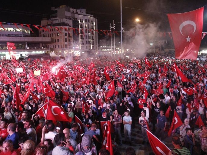 Protestors wave Turkish flags during a demonstration against the 15 July failed coup attempt, in Istanbul, Turkey, 19 July 2016. Turkish Muslim cleric Fethullah Gulen, living in self-imposed exile in the USA, has been accused by Turkish President Recept Tayyip Erdogan of allegedly orchestrating the 15 July failed coup attempt. At least 290 people were killed and almost 1,500 injured amid violent clashes on July 15 as certain military factions attempted to stage a coup d