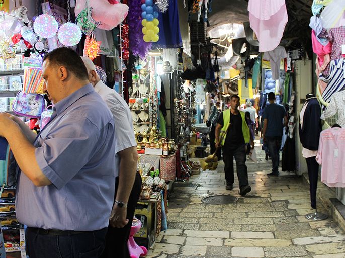 سوق خان الزيت بالبلدة القديمة بالقدس يكاد يخلو من المارة في آخر أيام رمضان المبارك