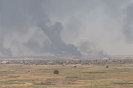 الجيش العراقي يطوق القيارة والتحالف يواصل قصفها