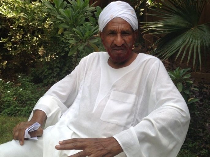 الصادق المهدي زعيم حزب الأمة القومي المعارض في السودان .JPG