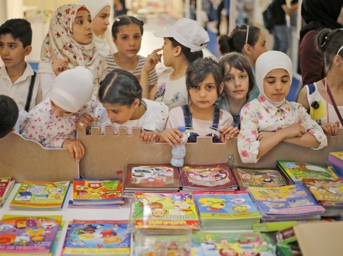 تستقطب قصص الأطفال زوّار معرض إسطنبول الدولي للكتاب العربي، حيث يحتوي على جناح يضمُّ نحو 25 دار نشر للأطفال، وأكثر من 20 ألف عنوان. ويشهد المعرض المقام في إسطنبول، إقبالاً واسعاً من قبل الأطفال وتلاميذ الأطوار الإبتدائية العرب، المقيمين في تركيا، لاحتوائه على جناح خاص بهم.