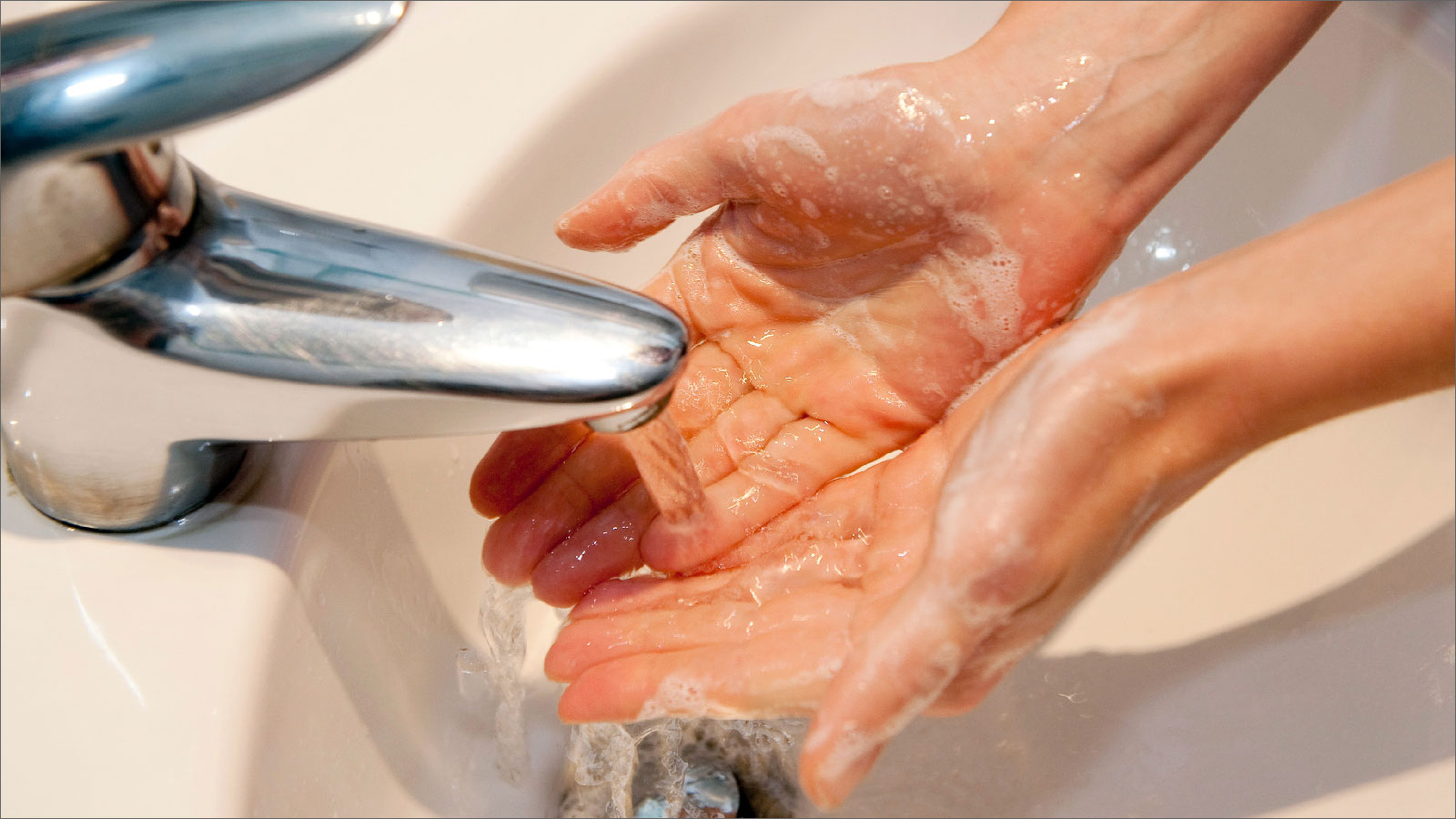النظافة الشخصية تشمل غسل اليدين (الألمانية)