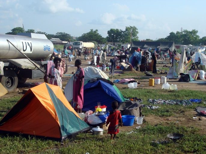 A handout photograph released on 15 July 2016 by the United Nations Mission in South Sudan (UNMISS) shows displaced people inside The Tomping base of the UNMISS, Juba, South Sudan, 14 July 2016. Media reported that South Sudan's president on 11 July called for an immediate ceasefire to end fighting between the country's two warring factions, after days of renewed clashes in Juba, South Sudan's capital that killed over 269 people since 07 July. EPA/BEATRICE MATEGWA /