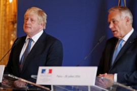 French Foreign Minister Jean-Marc Ayrault (R) and British Foreign Secretary Boris Johnson attend a news conference at the Foreign Affairs Ministry in Paris, France, July 28, 2016. REUTERS/Benoit Tessier