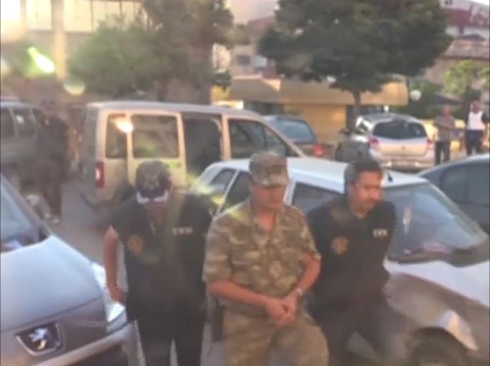 اعتقالات قادة عسكريية اتراك