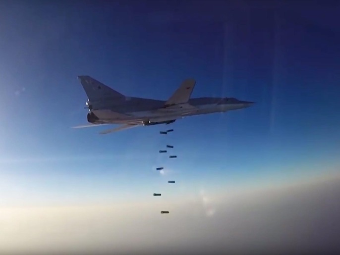‪الطائرات الروسية تلقي القذائف فوق رؤوس المدنيين بحلب يوميا‬ (الأوروبية)