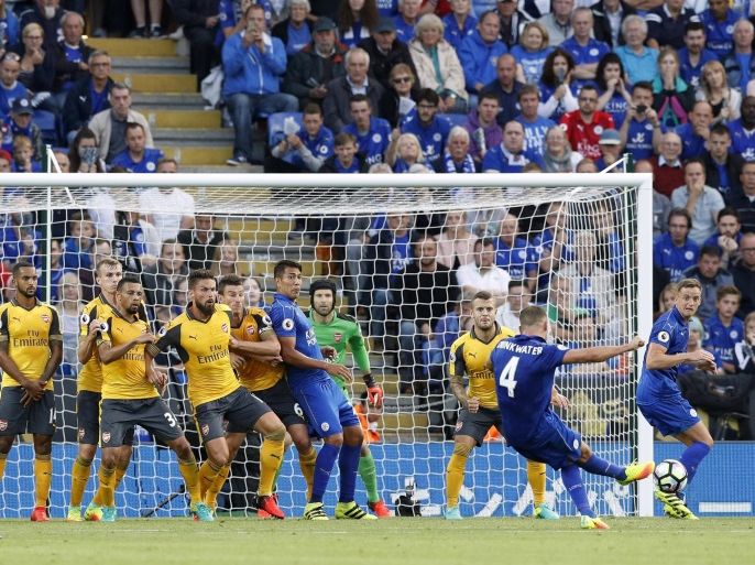 Britain Soccer Football - Leicester City v Arsenal - Premier League - King Power Stadium - 20/8/16 Leicester City's Danny Drinkwater shoots from a free kick Reuters / Darren Staples Livepic EDITORIAL USE ONLY. No use with unauthorized audio, video, data, fixture lists, club/league logos or "live" services. Online in-match use limited to 45 images, no video emulation. No use in betting, games or single club/league/player publications. Please contact your account repres