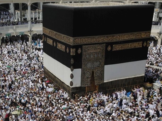 Muslim pilgrims pray around the holy Kaaba at the Grand Mosque ahead of the annual haj pilgrimage in Mecca September 21, 2015. REUTERS/Ahmad Masood