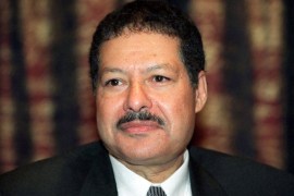 Egypt's Ahmed Zewail, Nobel prize winner for chemistry, poses at a news conference in Stockholm December 7, 1999. REUTERS/Stringer/File photo **SWEDEN/NORWAY OUT**NORWAY OUT. NO COMMERCIAL OR EDITORIAL SALES INNORWAY. SWEDEN OUT. NO COMMERCIAL OR EDITORIAL SALES IN SWEDEN