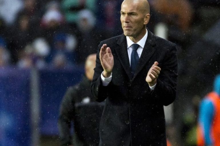 Real´s coach Zinedine Zidane reacts during the UEFA Super Cup 2016 match between Real Madrid and FC Sevilla in Trondheim, Norway, 09 August 2016. EPA/Ned Alley NORWAY OUT