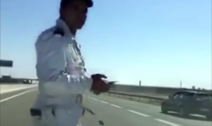 شرطي يثير جدلا في المغرب