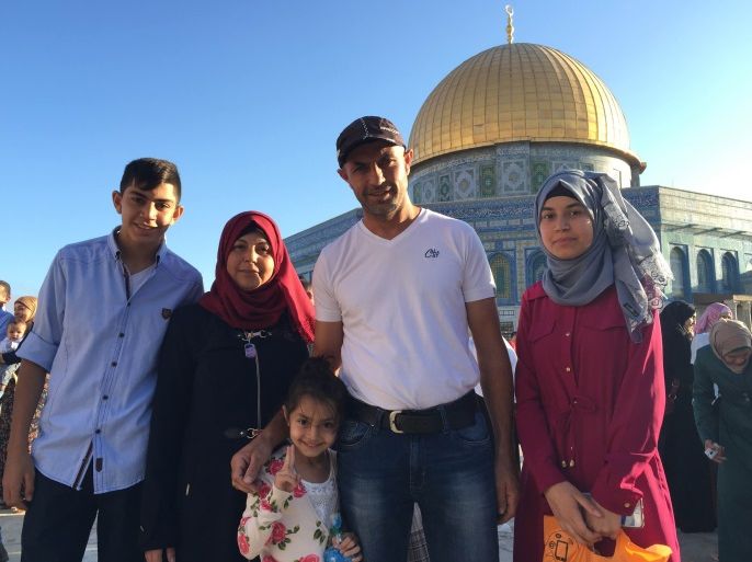 عائلة الشهيد القدس محمد أبو خلف