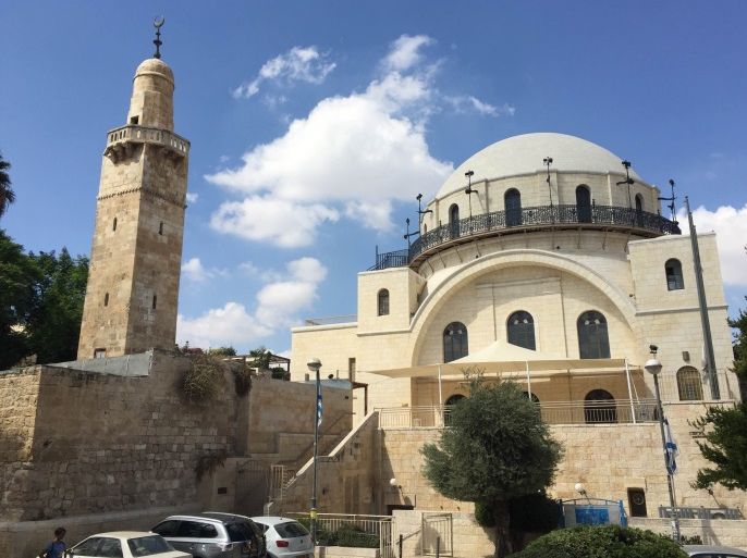 المسجد العمري الكبير بجواره كنيس الخراب أكبر كنيس داخل البلدة القديمة في القدس