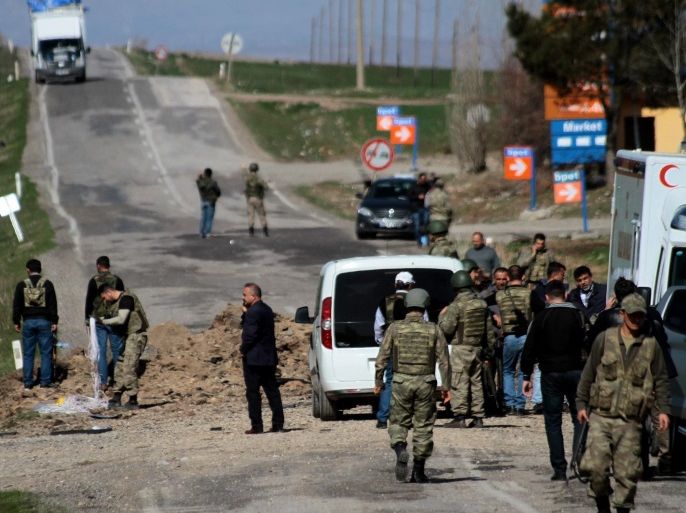 Turkish soldiers at the scene of a bomb attack, on the main road to Diyarbakir, Turkey, 18 February 2016. At least six Turkish soldiers were killed dead in a bomb attack in the south-eastern province of Diyarbakir, the military says. The army has blamed the banned Kurdistan Workers' Party (PKK) for the bombing and claims the attack was targeting a military convoy. The attack came only one day after an explosion in Ankara killed 28 people.