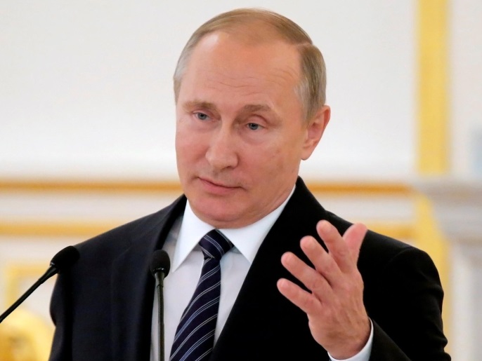 ‪بوتين اعتبر أن الحل في سوريا يجب أن يكون سلميا‬ بوتين اعتبر أن الحل في سوريا يجب أن يكون سلميا (رويترز-أرشيف)
