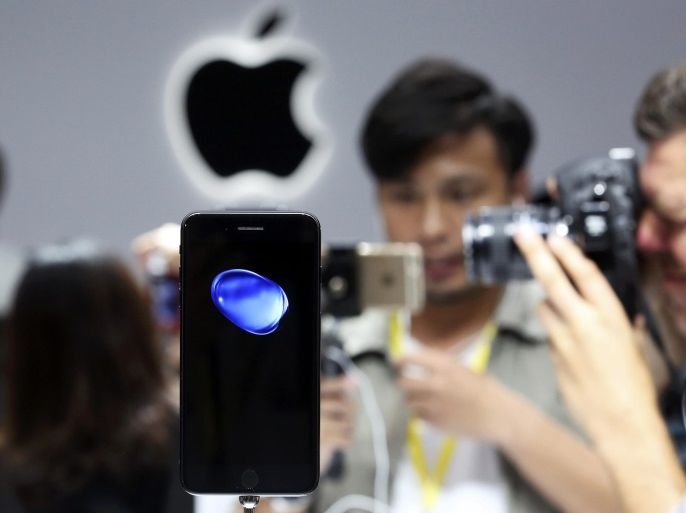 The iPhone 7 is shown on display during an Apple media event in San Francisco, California, U.S. September 7, 2016. REUTERS/Beck Diefenbach