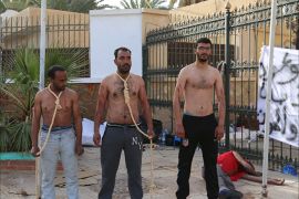 وقفة احتجاجية سابقة للعاطلين عن العمل أمام مقر ولاية ورقلة في الجنوب الجزائري مارس 2016