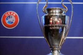 epa04875635 The UEFA Champions League trophy is shown during the drawing of the matches for the UEFA Champions League 2015/16 play-offs, at the UEFA Headquarters in Nyon, Switzerland, 07 August 2015. EPA/SALVATORE DI NOLFI