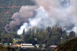 epa05545903 Smoke billows out from inside an Indian Army base which was attacked by suspected militants in Uri, some 115 west of Srinagar, the summer capital of Indian Kashmir, 18 September 2016. At least 17 Indian Army soldiers and four militants were killed after a suicide attack on the base camp of the Indian Army at Uri, close to the Line of Control, which divides Kashmir between India and Pakistan. The attack is the deadliest attack on Indian Army in Kashmir in two decades and the incident occurs at a time when Kashmir is witnessing unrest for the past 72 days during which more than 80 civilians have been killed. EPA/EPA