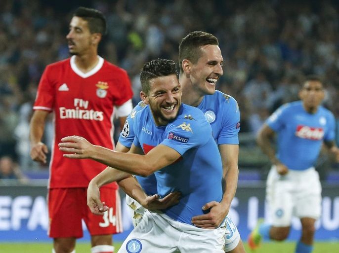 Football - Soccer - Napoli v Benfica - UEFA Champions League Group Stage - Group B - San Paolo Stadium, Naples, Italy - 28/09/2016. Napoli's Dries Mertens celebrates after scoring against Benfica. REUTERS / Ciro De Luca