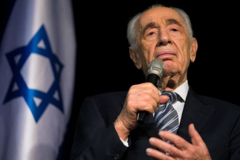 Israel's President Shimon Peres speaks to the media during a news conference in the southern town of Sderot July 6, 2014. REUTERS/Amir Cohen/File Photo TPX IMAGES OF THE DAY