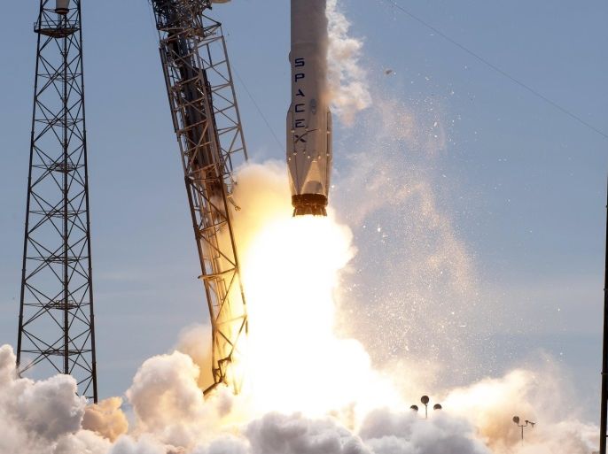 The unmanned SpaceX Falcon 9 rocket with Dragon lifts off from launch pad 40 at the Cape Canaveral Air Force Station in Cape Canaveral, Florida April 14, 2015. REUTERS/Scott Audette