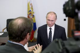 Russian President Vladimir Putin gives an interview to French television TF1 in Kovrov in Vladimir region, Russia, October 11, 2016. Picture taken October 11, 2016. Sputnik/Kremlin/Alexei Nikolskyi via REUTERS ATTENTION EDITORS - THIS IMAGE WAS PROVIDED BY A THIRD PARTY. EDITORIAL USE ONLY. TPX IMAGES OF THE DAY