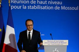 epa05593496 French President Francois Hollande leaves after a speech during a ministerial summit to discuss on future of Mosul city post-Islamic State, in Paris, France, 20 October 2016. EPA/REGIS DUVIGNAU MAXPPP OUT