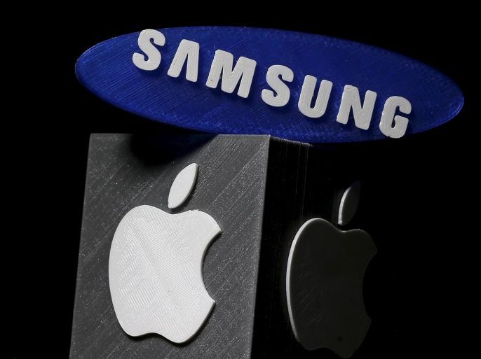 3D-printed Samsung and Apple logos are seen in this picture illustration made in Zenica, Bosnia and Herzegovina on January 26, 2016. Apple Inc is expected to report a 1.3 percent increase in iPhone sales in the holiday quarter, its slowest ever and a far cry from the double-digit growth investors have come to expect. Apple sold 75.5 million iPhones in the October-December quarter, according to research firm FactSet StreetAccount, 1 million more than what was sold in the