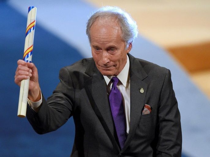 U.S. writer Richard Ford acknowledges applause after receiving the 2016 Princess of Asturias award for Literature from Spain's King Felipe during a ceremony at Campoamor theatre in Oviedo, northern Spain, October 21, 2016. REUTERS/Eloy Alonso